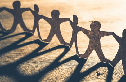 Slinger van papieren poppetjes