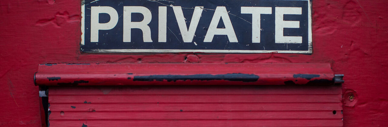 Brievenbus met de tekst 'private'