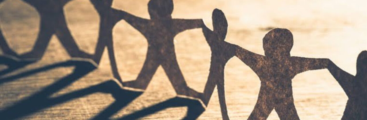 Slinger van papieren poppetjes