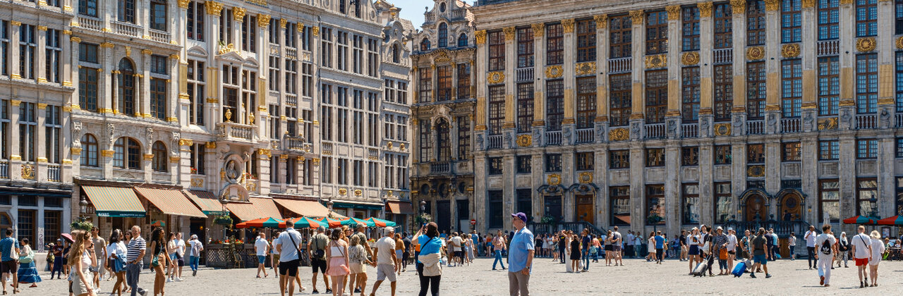 Toeristen op de Grote Markt in Brussel