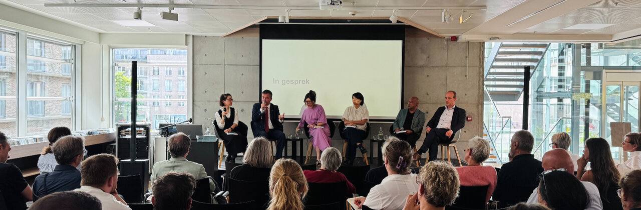 panel aan het woord bij boekvoorstelling Binnenwerk