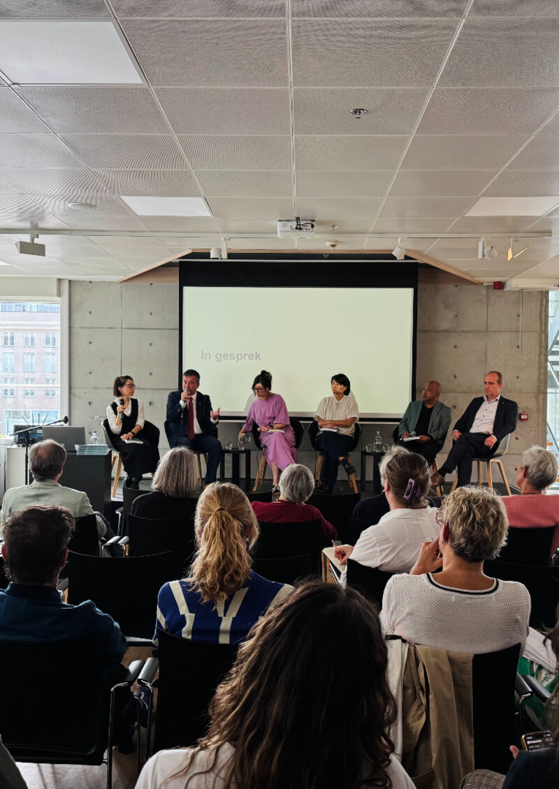 panel aan het woord bij boekvoorstelling Binnenwerk